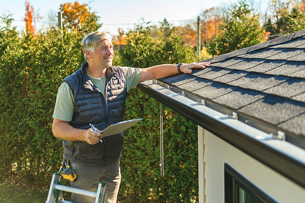 Professional Roofing technician working in Briggs, OK
